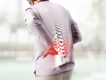 척추건강을 위협하는 행동 4가지